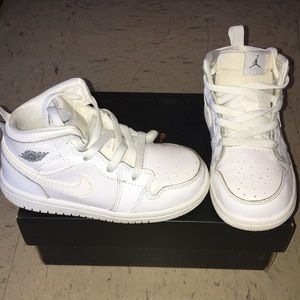 Jordan 1 mid BT size 8 toddler sneakers